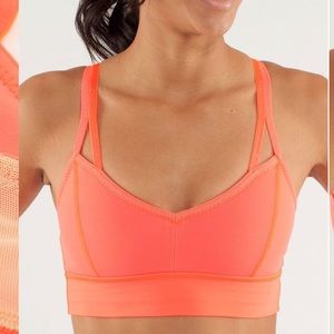 lululemon flip you dog bra NWOT size 4